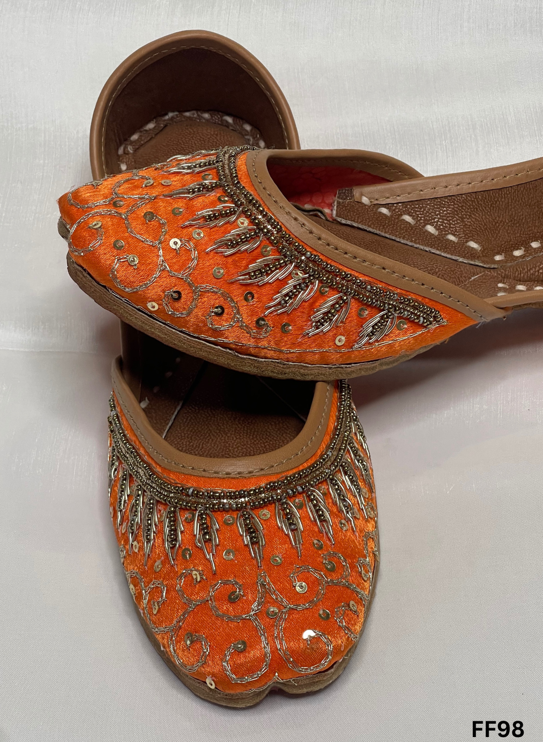 FF98 | Orange | Hand-Work | Punjabi Jutti