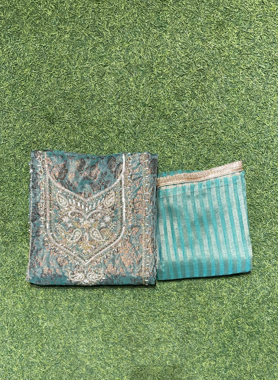 Self-Print | Shimmer Suit | Party Wear | Wedding | Jaggo | Ring Ceremony | Festival |