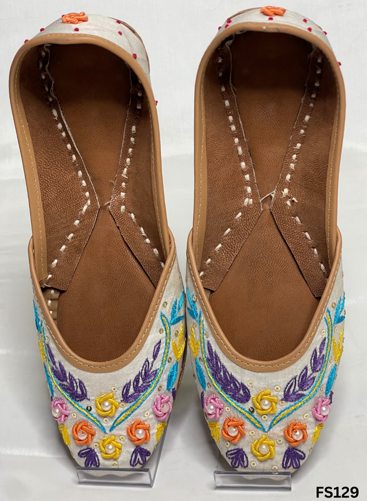 FF129 | Off-White  | Hand -Work | Punjabi Jutti
