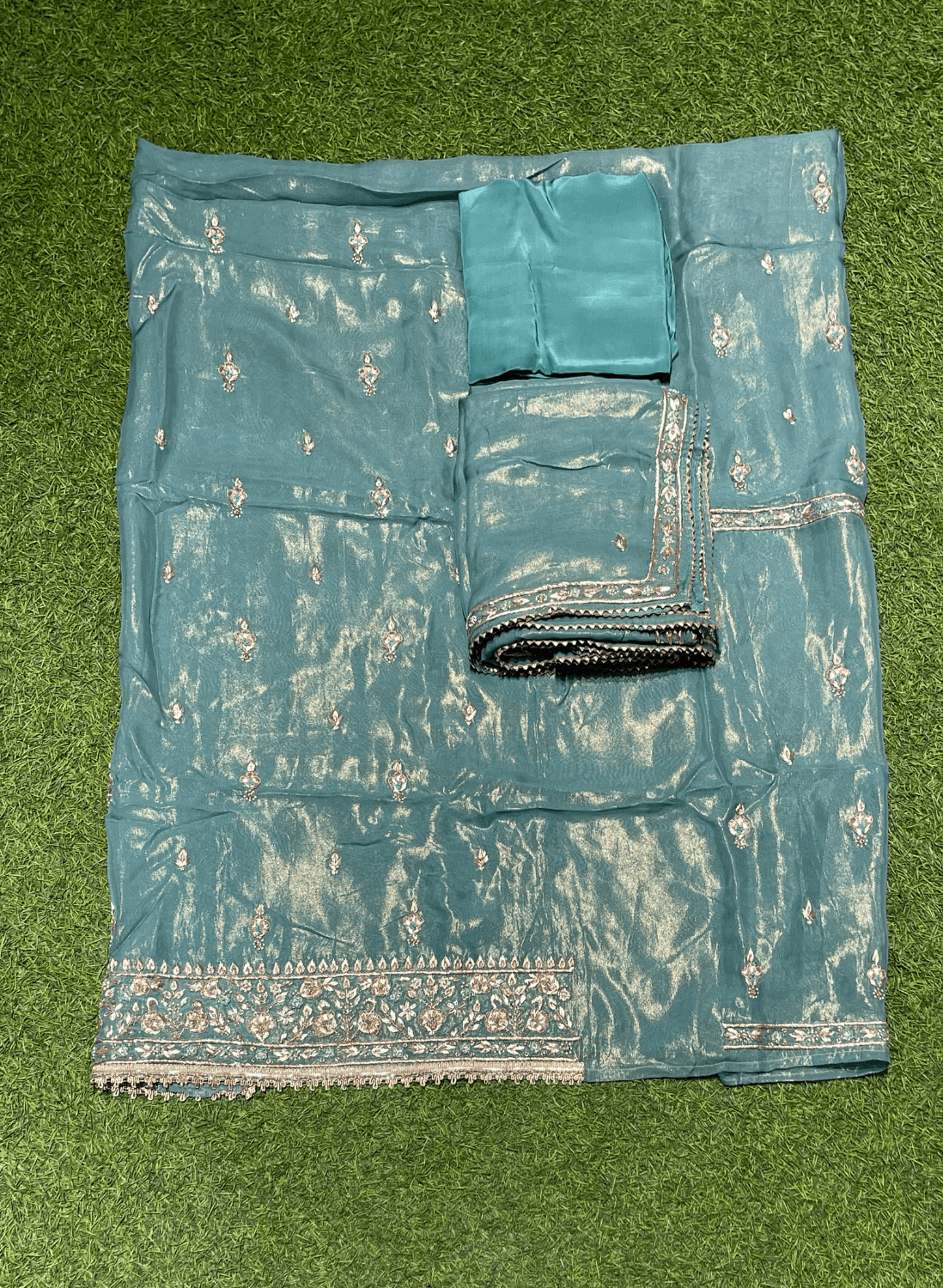 Glass Shimmer | Suit | Party Wear | Wedding | Jaggo | Ring Ceremony | Festival | FS148