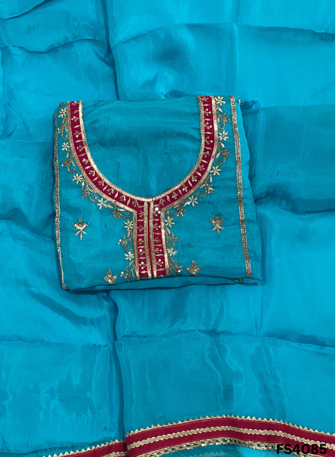 FS4085 | Silk Suit | Party Wear | Ring Ceremony | Festival Suit | Contrast Suit |