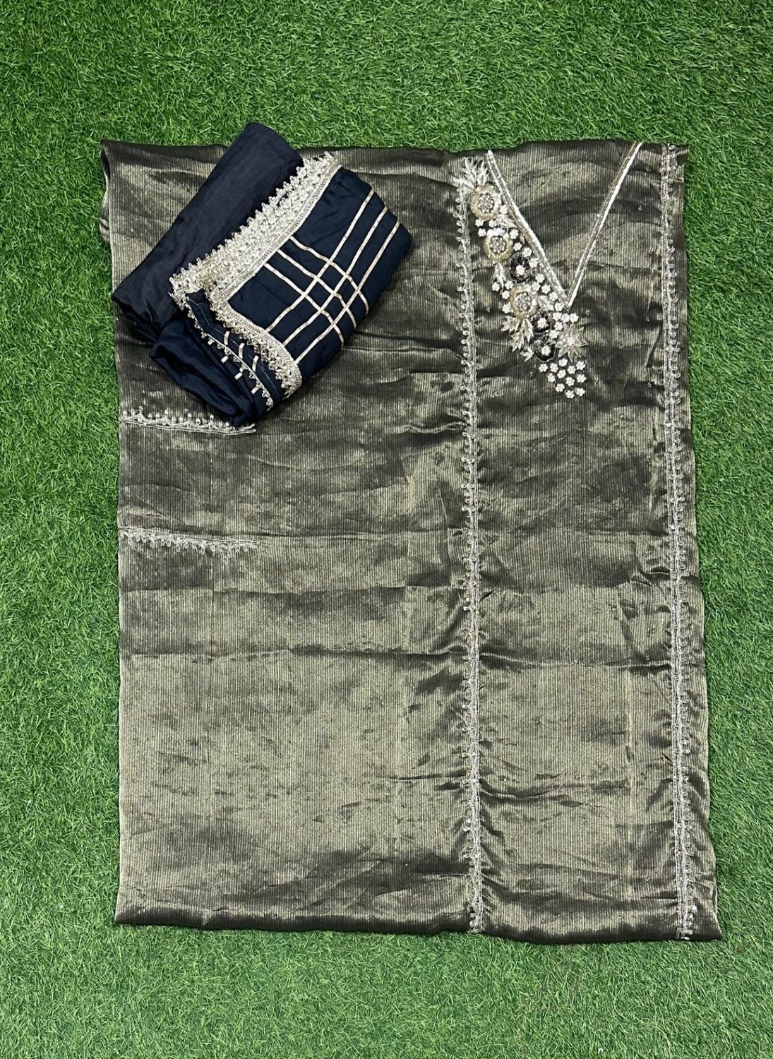 Grey Shimmer Suit | Party Wear | Wedding | Jaggo | Ring Ceremony | Festival |