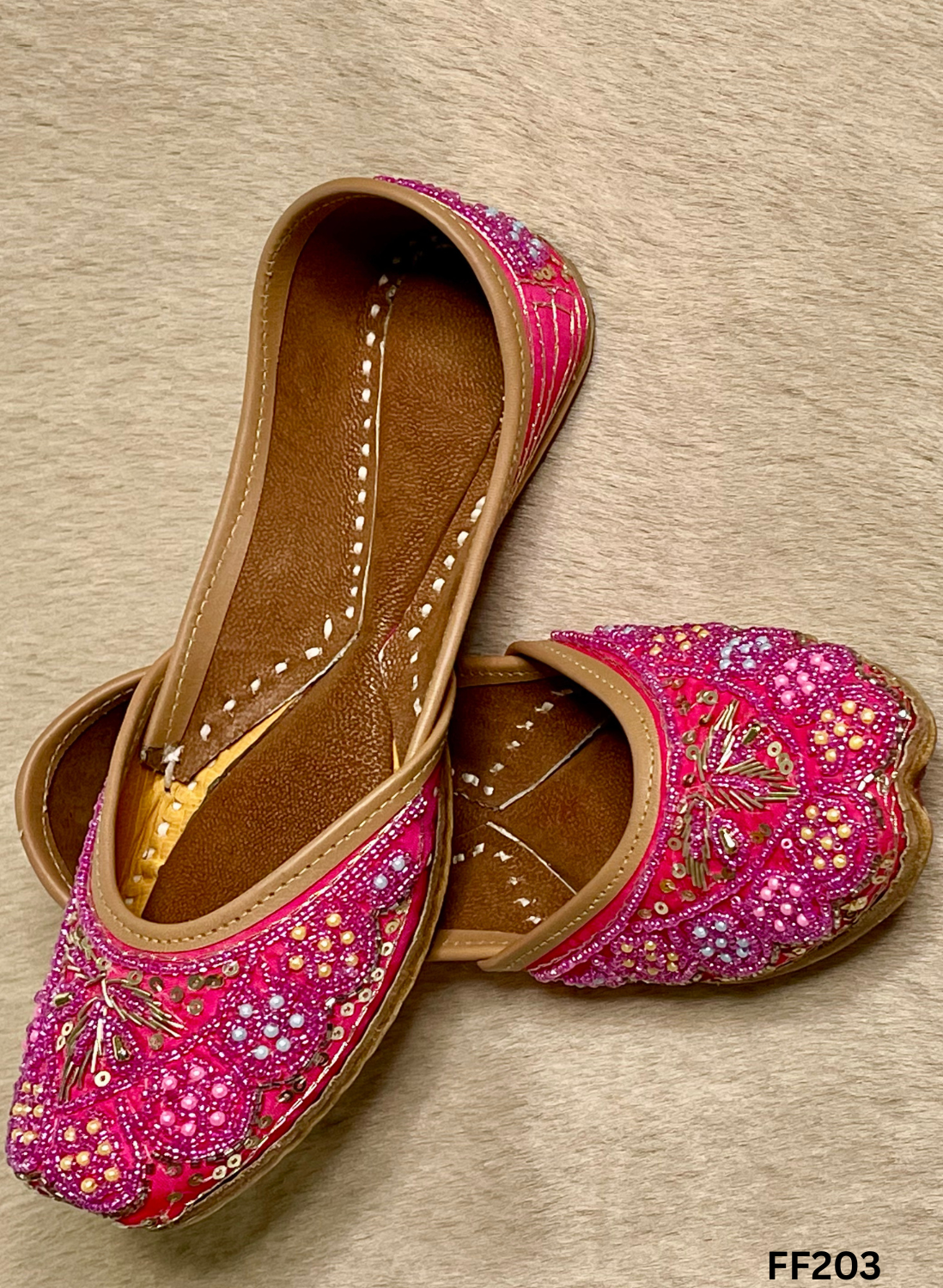 FF203 | Hot-Pink | Velvet | Hand -Work | Punjabi Jutti
