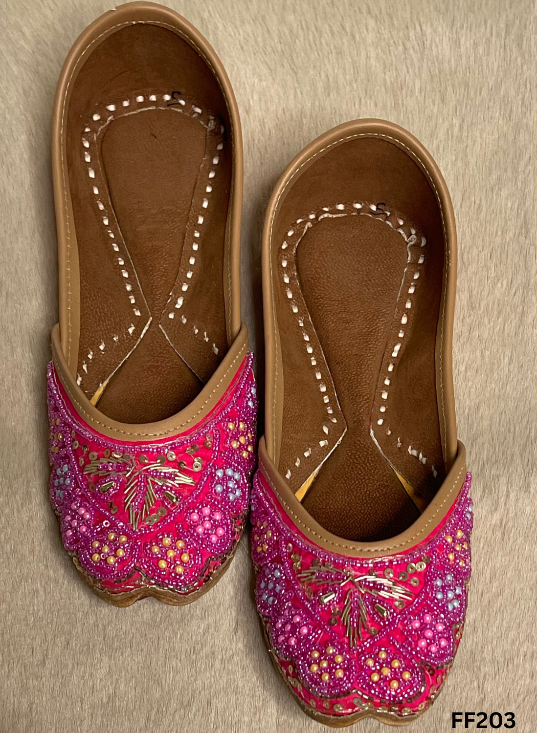 FF203 | Hot-Pink | Velvet | Hand -Work | Punjabi Jutti