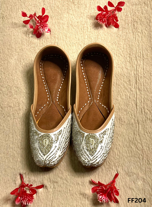 FF204 | Silver| Hand -Work | Punjabi Jutti