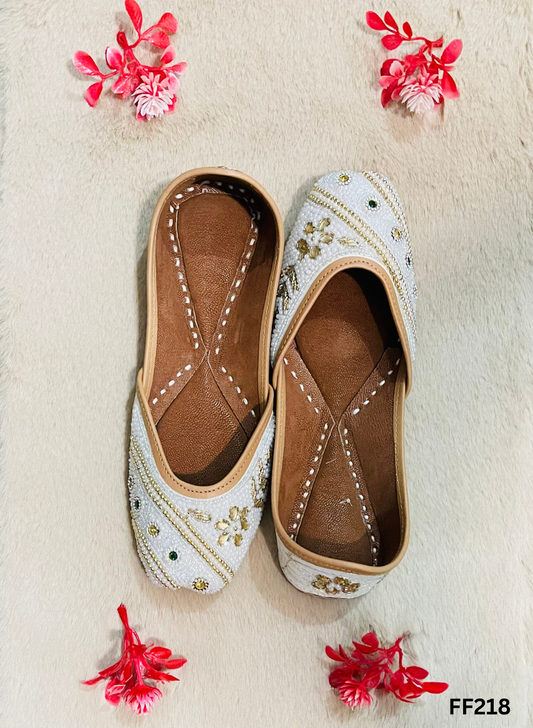 FF218 | White| Hand-Work | Punjabi Jutti