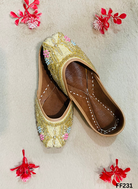 FF231 |  Golden  | Hand-Work | Punjabi Jutti