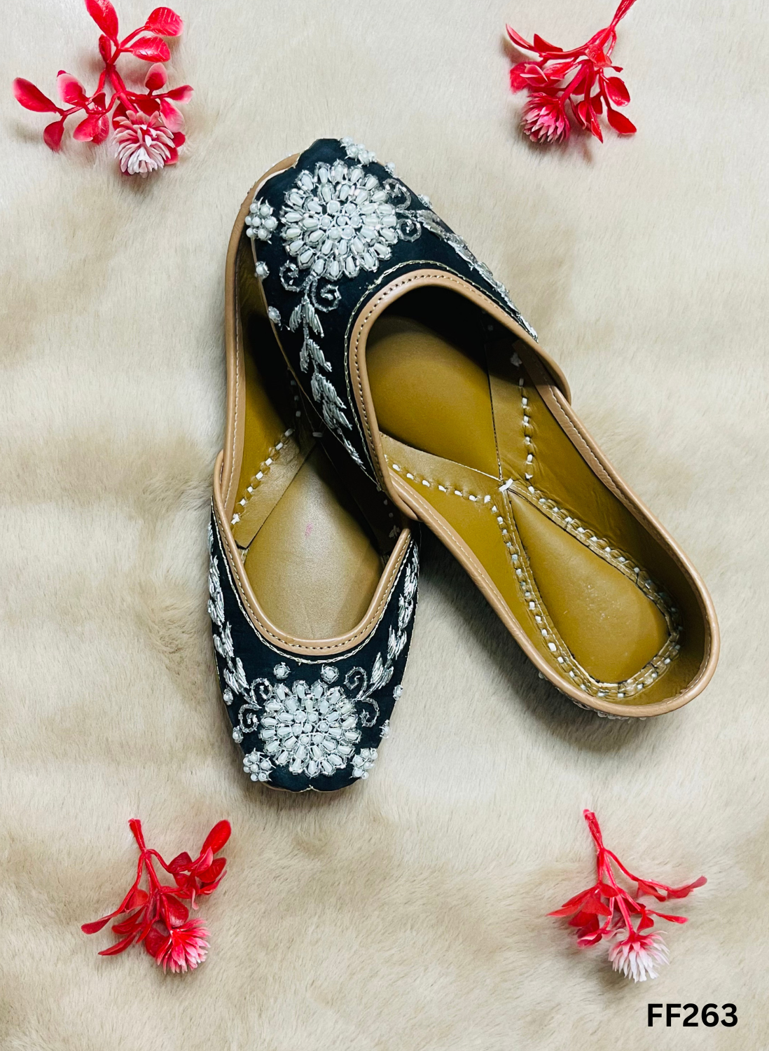 FF263 | Black | Hand-Work | Punjabi Jutti