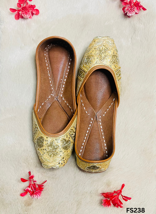 FF238 | Golden | Hand -Work | Punjabi Jutti