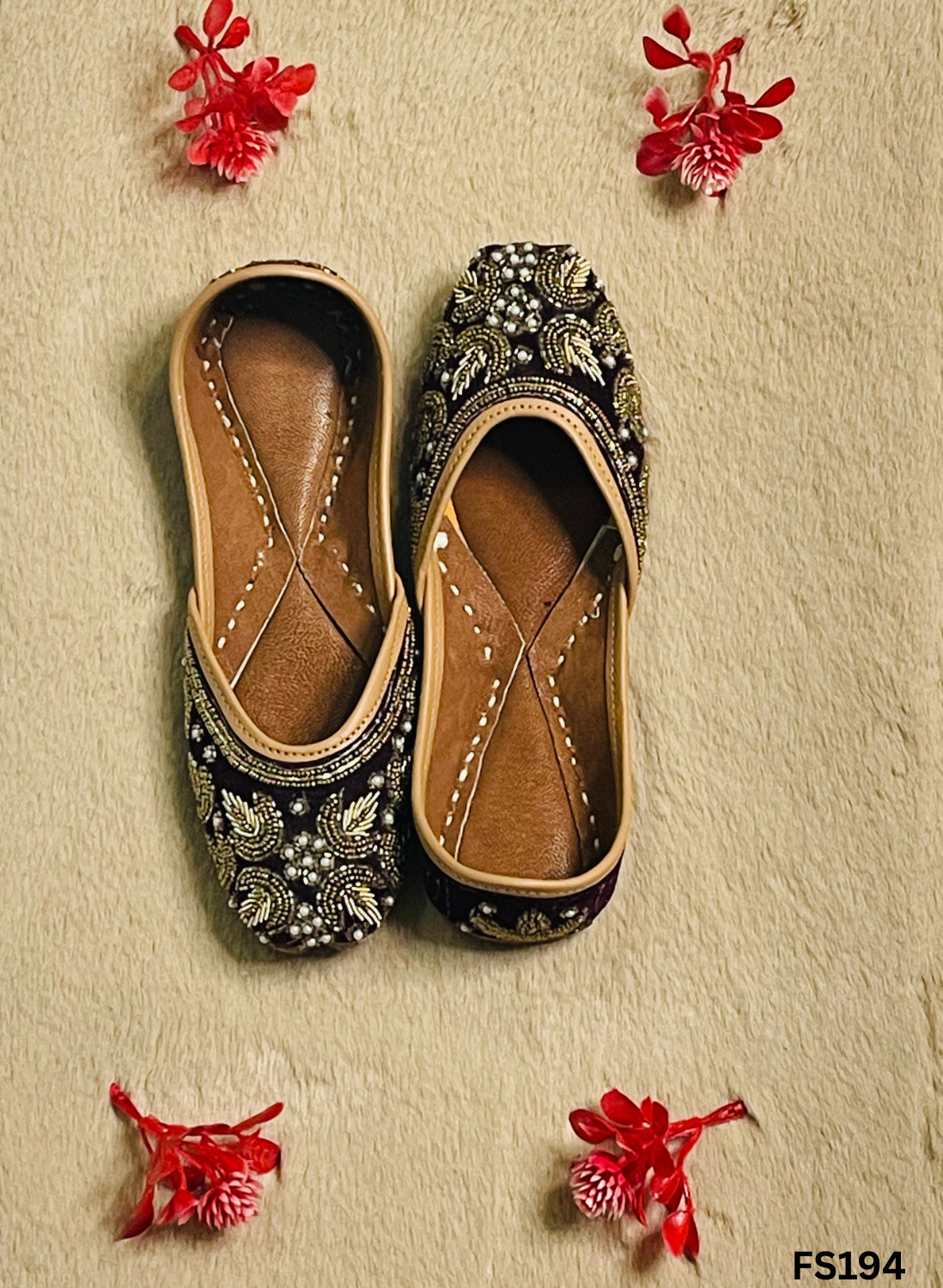 FF194 | Wine | Velvet | Hand -Work | Punjabi Jutti