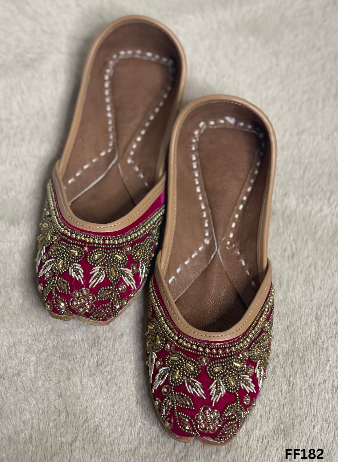 FF182 | Pink | Velvet | Hand -Work | Punjabi Jutti