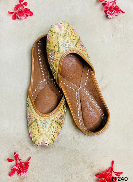 FF240 | Golden    | Hand -Work | Punjabi Jutti