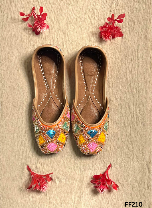 FF210 | Multi-Color | Hand -Work | Punjabi Jutti