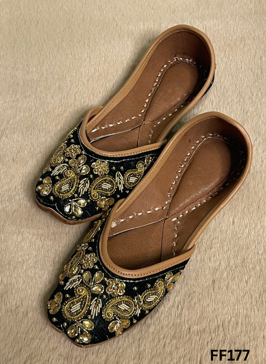 FF177 | Black | Velvet | Hand -Work | Punjabi Jutti