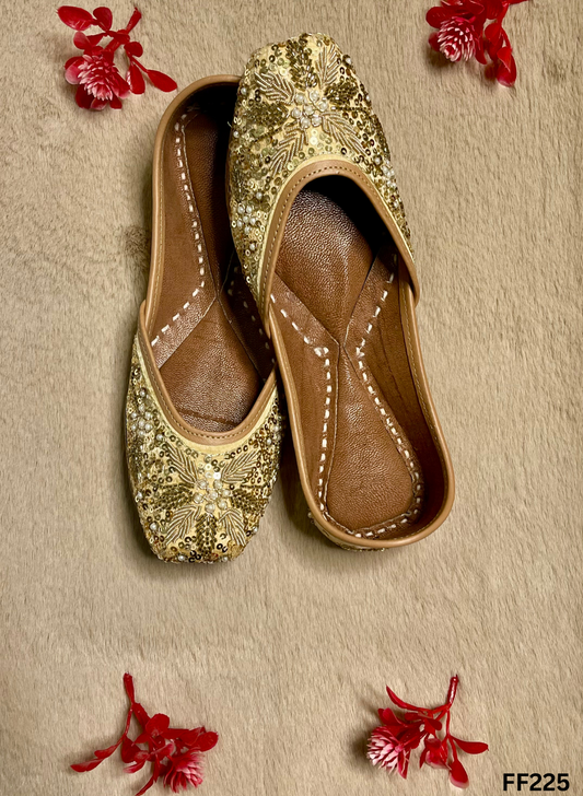 FF225 | Golden  | Hand -Work | Punjabi Jutti