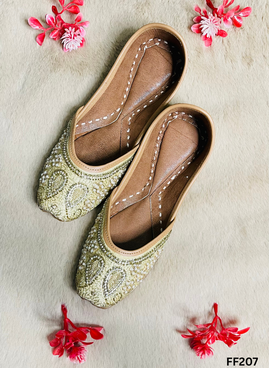 FF207 | Golden | Hand-Work | Punjabi Jutti