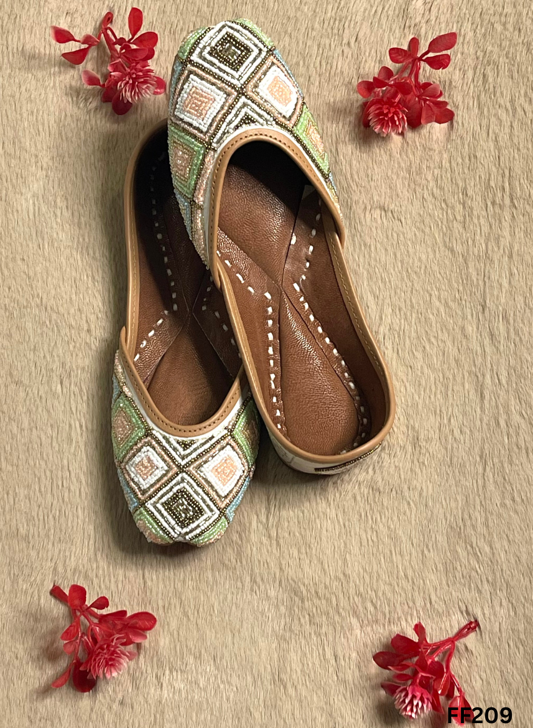 FF209 | Multi-Color | Hand -Work | Punjabi Jutti