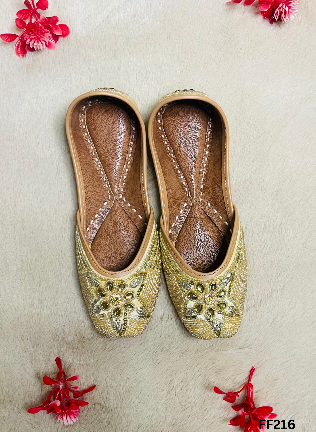 FF216 | Golden | Hand -Work | Punjabi Jutti