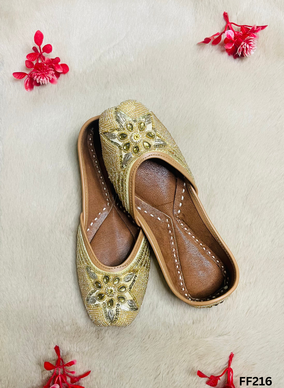 FF216 | Golden | Hand -Work | Punjabi Jutti