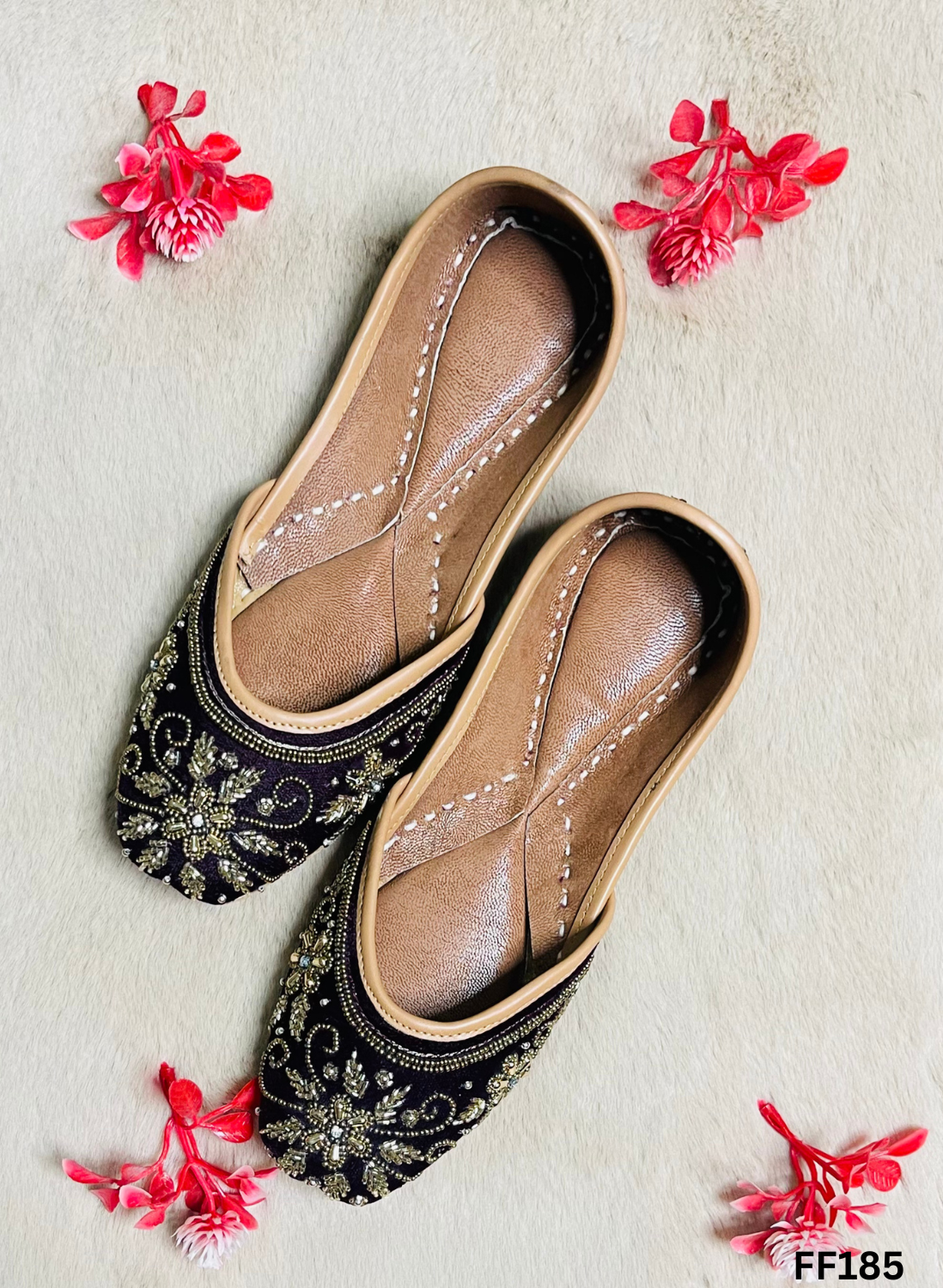 FF185 | Wine | Hand-Work | Punjabi Jutti