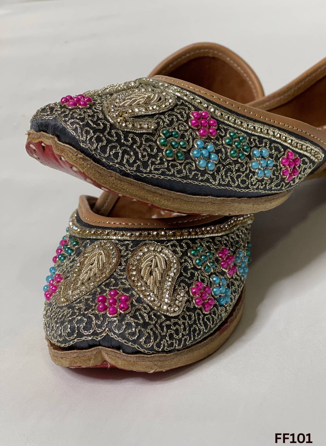 FF101 | Grey | Hand-Work | Punjabi Jutti