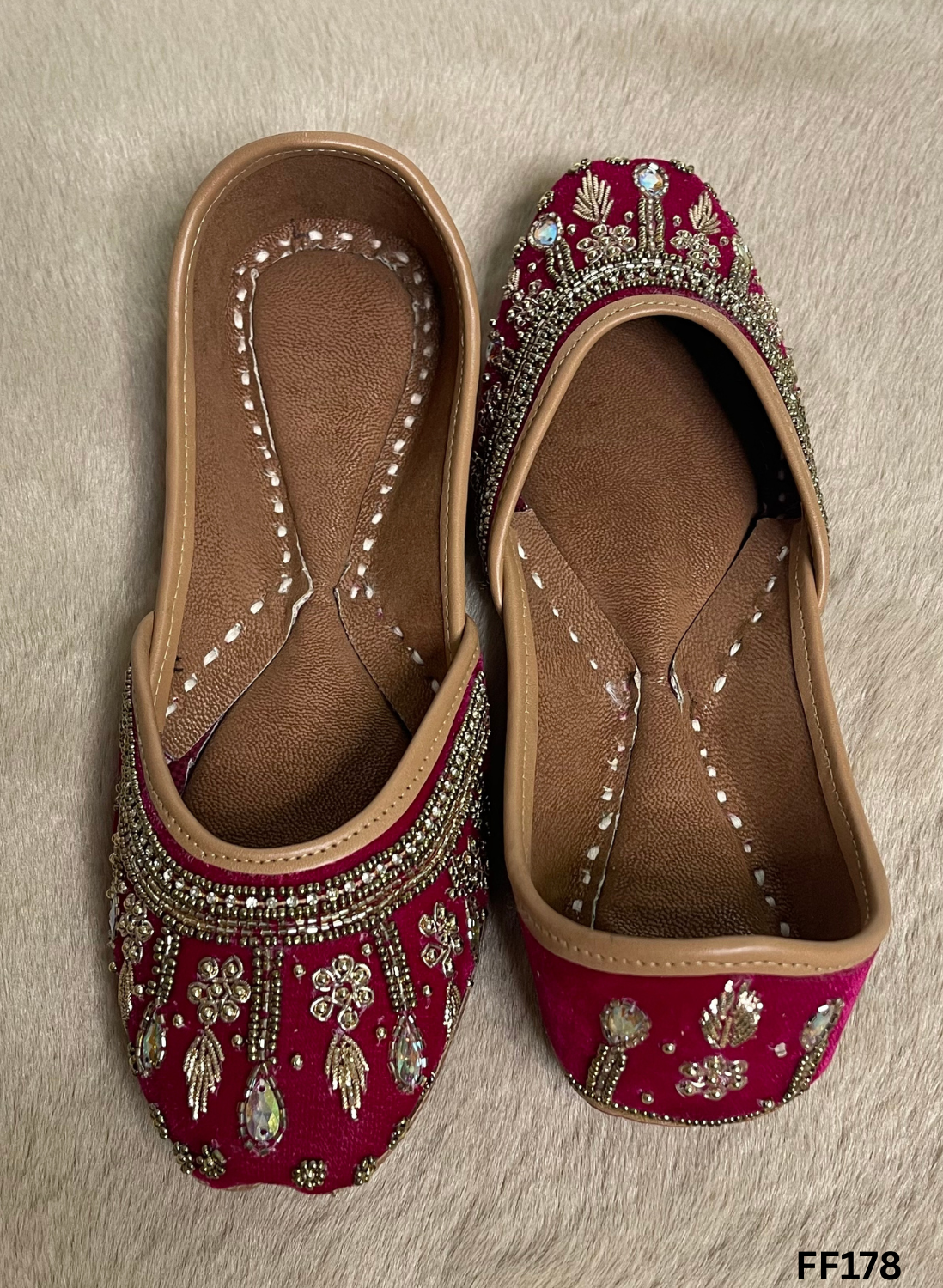 FF178 | Pink | Velvet | Hand -Work | Punjabi Jutti