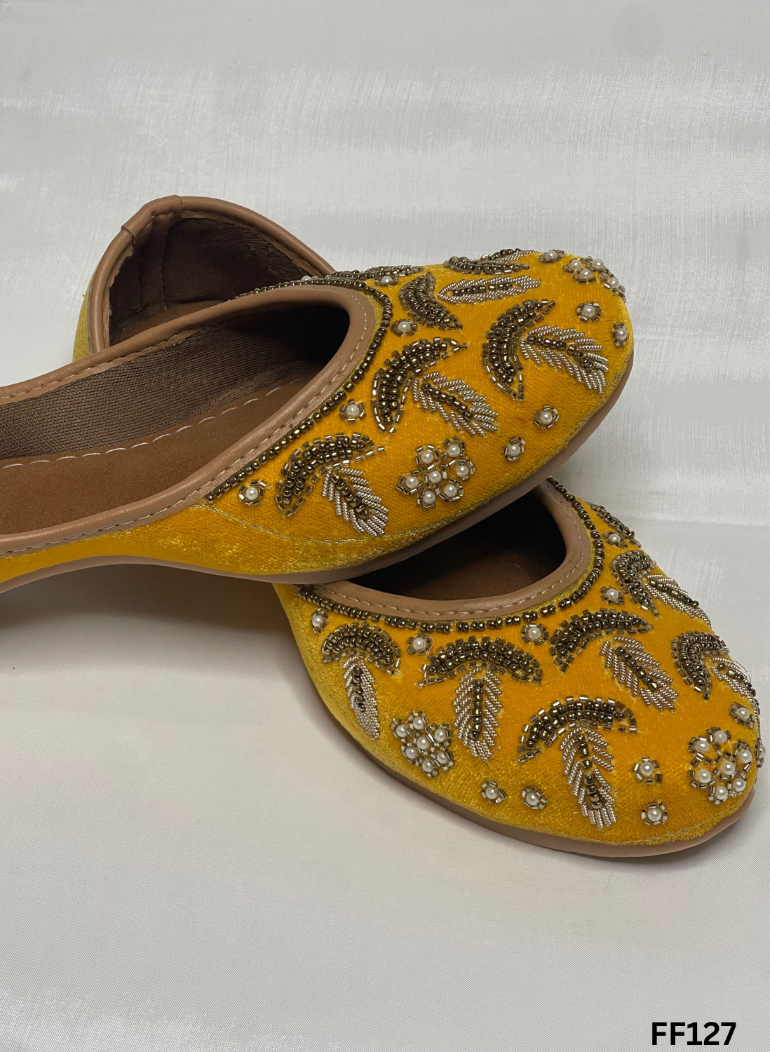 FF127 | Yellow | Velvet | Hand-Work | Punjabi Jutti