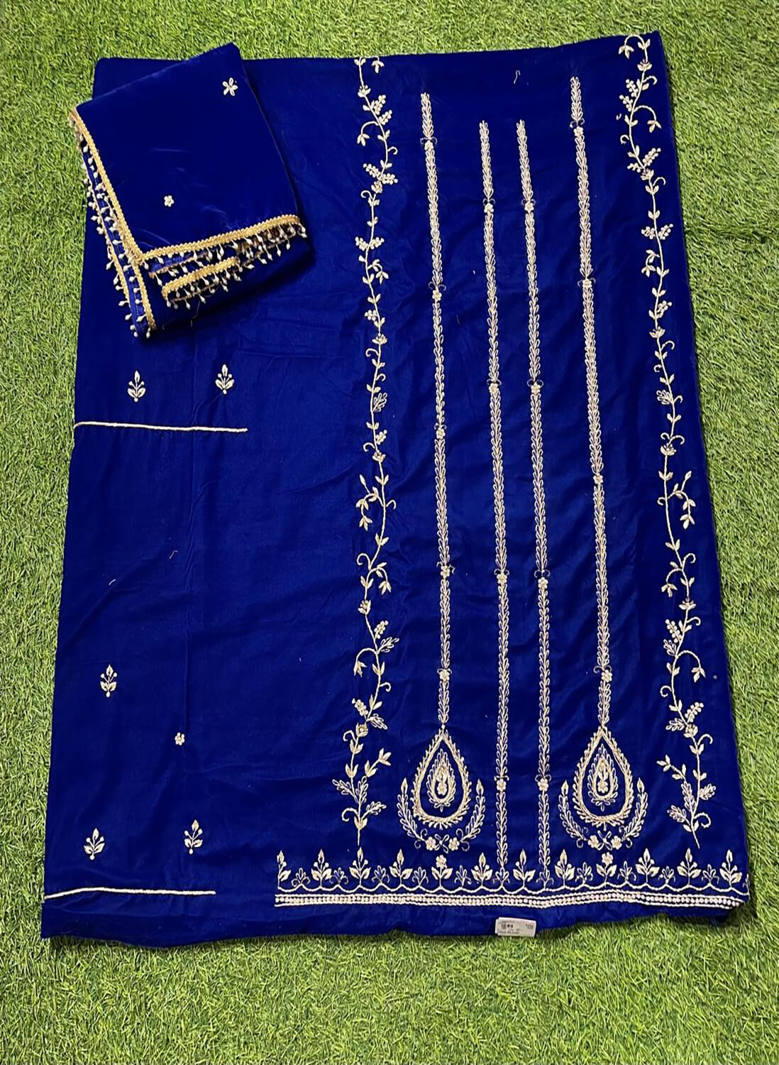 Royal blue velvet suite | Pure velvet | Wedding | Party Wear | Jaggo | Ring Ceremony | Festival| FS321