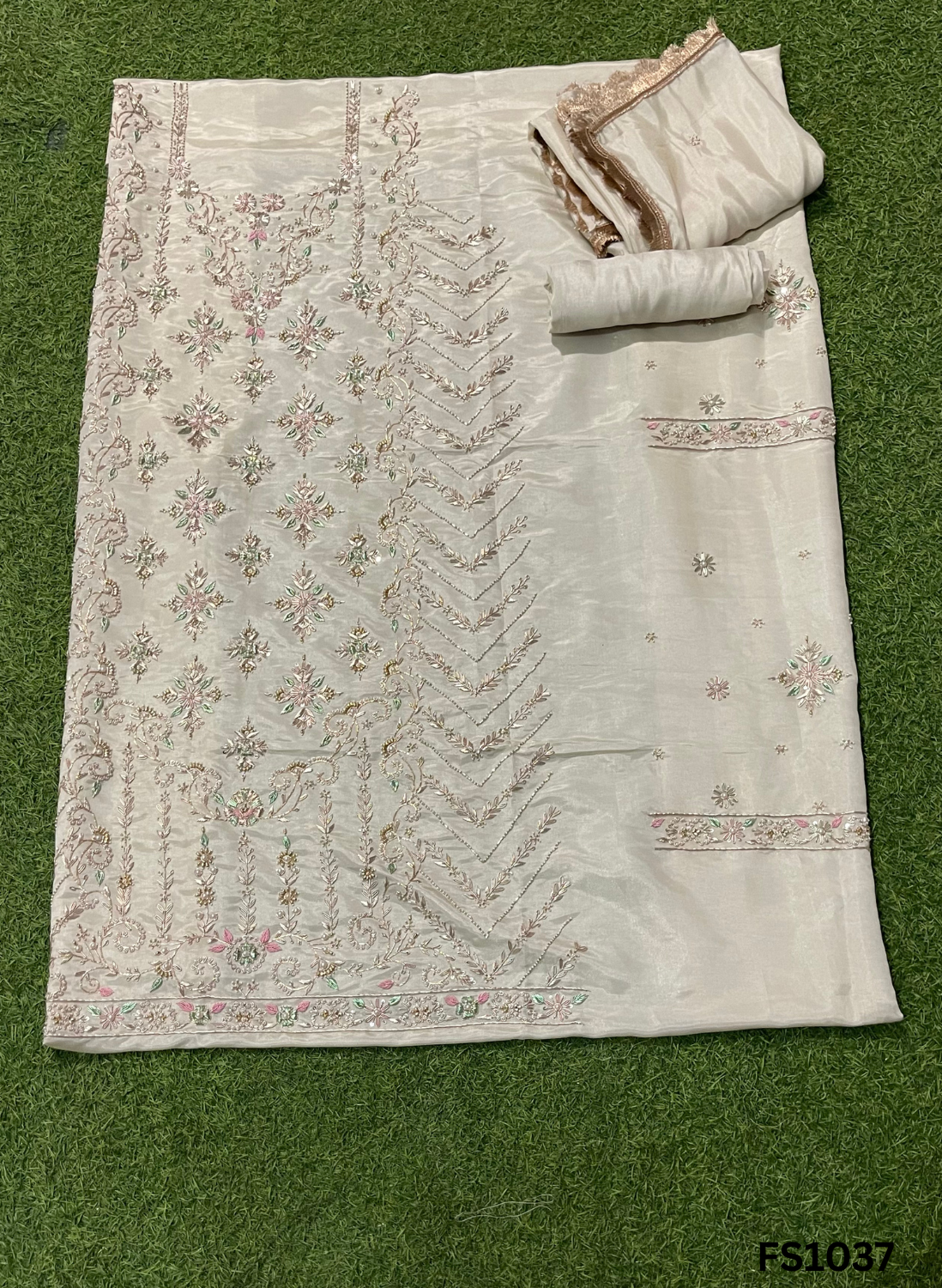 FS1037 | Off-White | Shimmer Suit | Party Wear | Wedding | Jaggo | Ring Ceremony | Festival | FS399