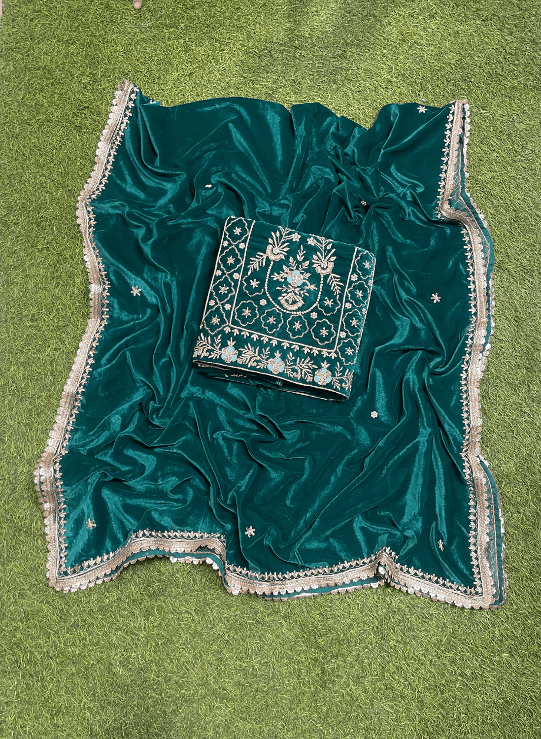 Velvet suite | Pure velvet | Wedding | Party Wear | Jaggo | Ring Ceremony | Festival | Allover|