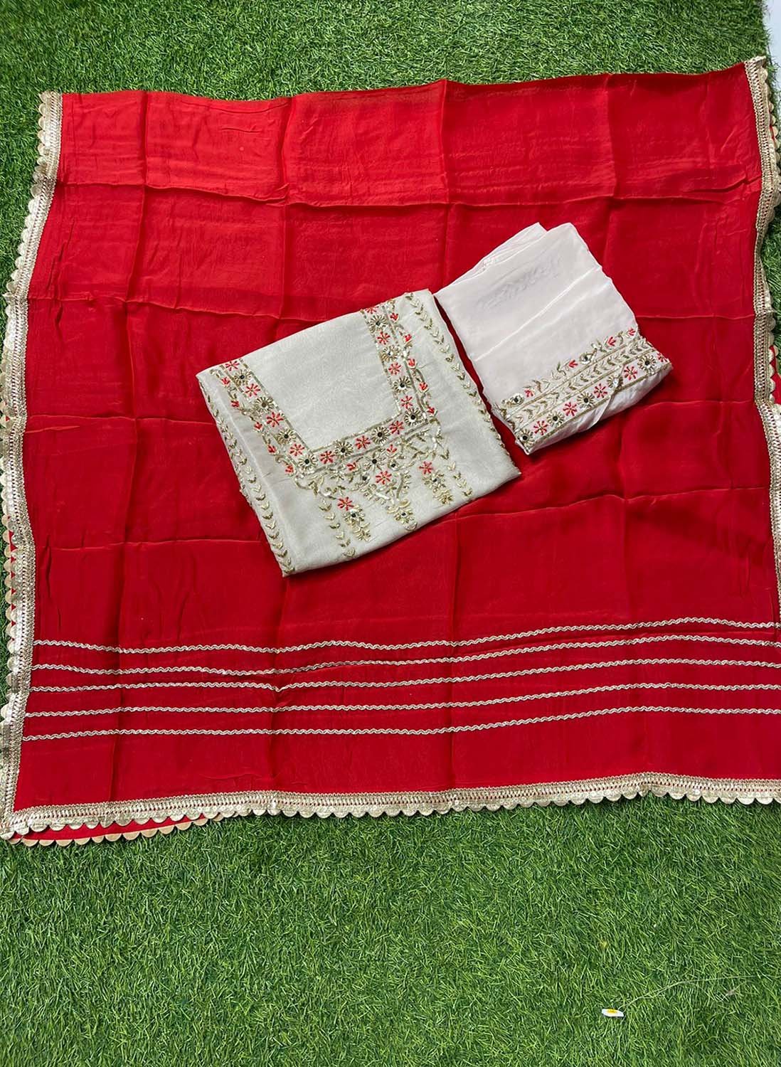 White | Shimmer Suit | Party Wear | Wedding | Jaggo | Ring Ceremony | Festival |