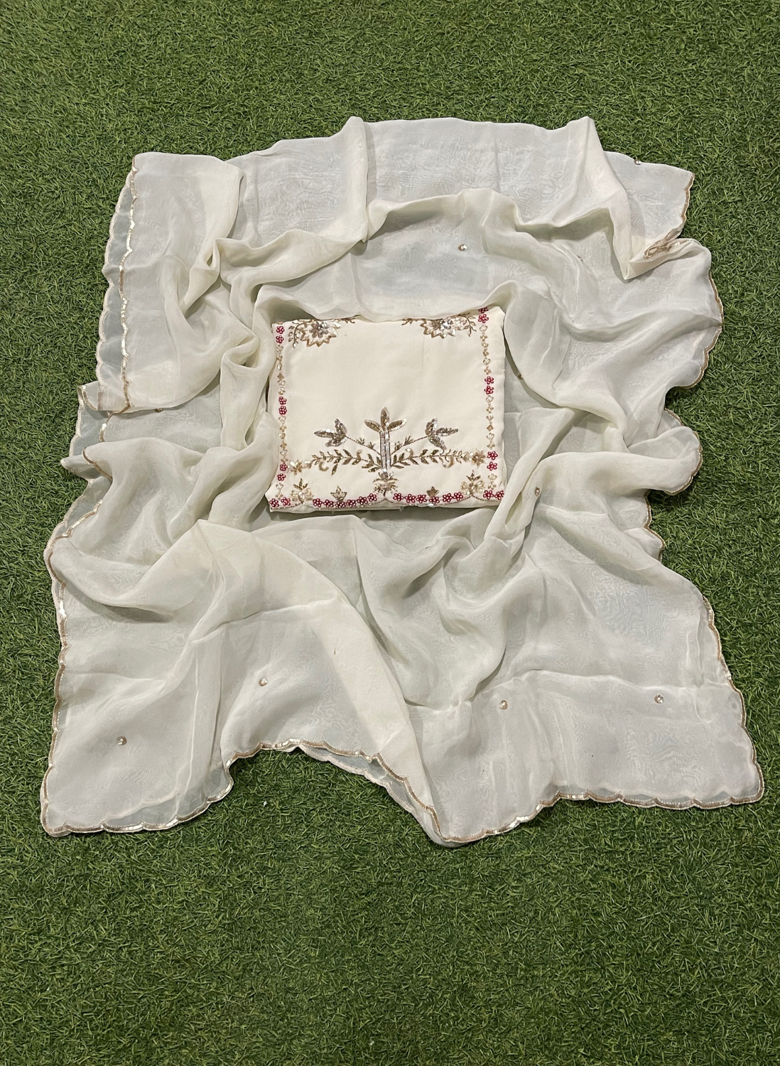 FS769 | Off-White | Georgette Suit | Party Wear | Wedding | Jaggo | Ring Ceremony | Festival |