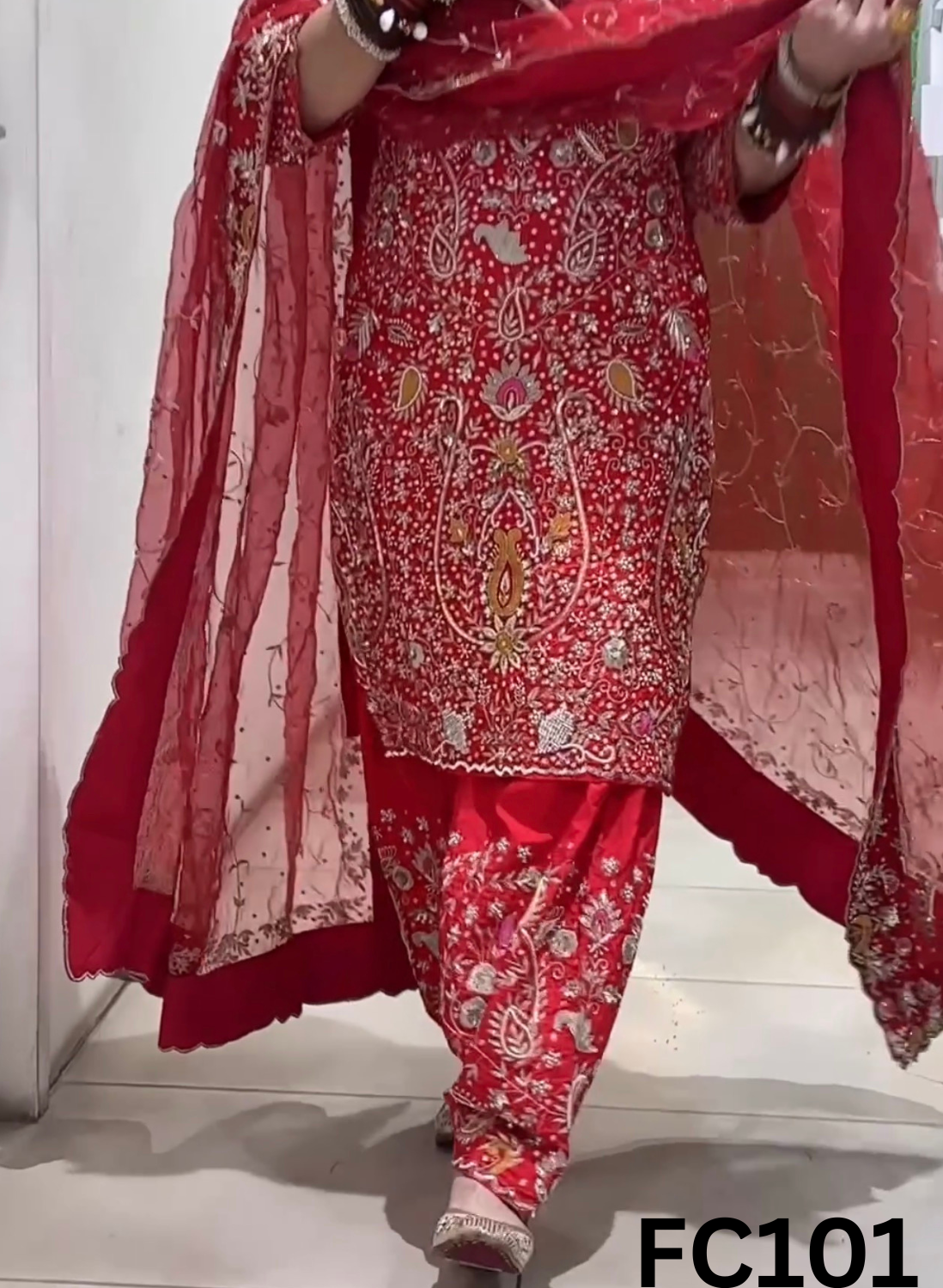 FC101 |  Made To Order (20-25 Days  ) |  Silk Suit | Bridal Suit | Party Wear | Wedding | Festival | Celebrity | Ring Ceremony