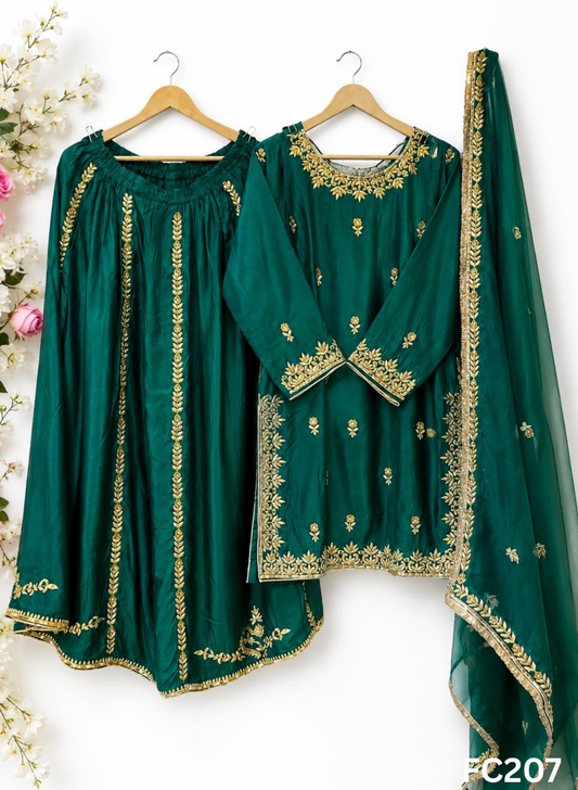 FC207  | Made To Order (20-25  Days  ) |   Silk  |  Green   | Party Wear | Wedding | Festival | Celebrity | Ring Ceremony