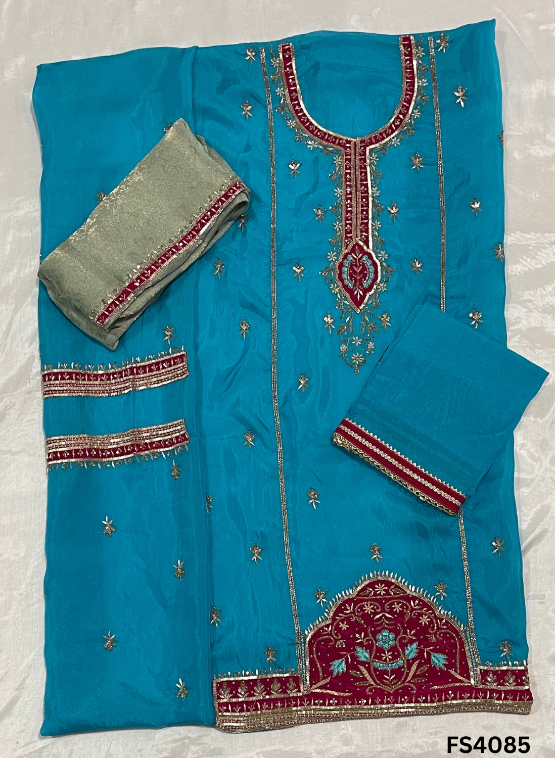 FS4085 | Silk Suit | Party Wear | Ring Ceremony | Festival Suit | Contrast Suit |