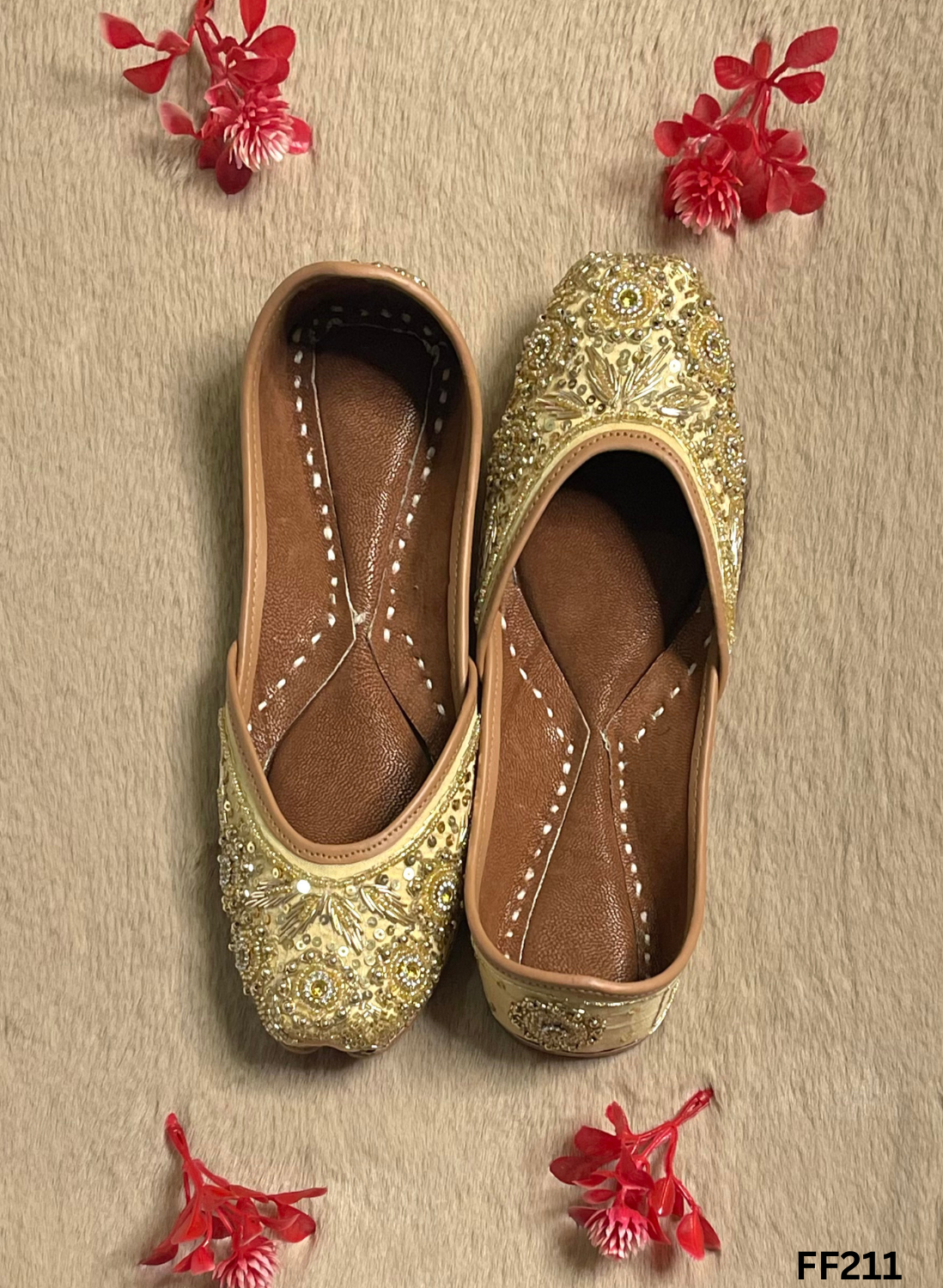 Ff211 Machine FF211 | Gold | Hand -Work | Punjabi Jutti – FanoStyle