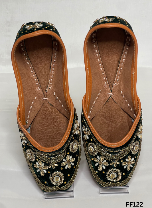 FF122 | Black| Hand -Work | Punjabi Jutti