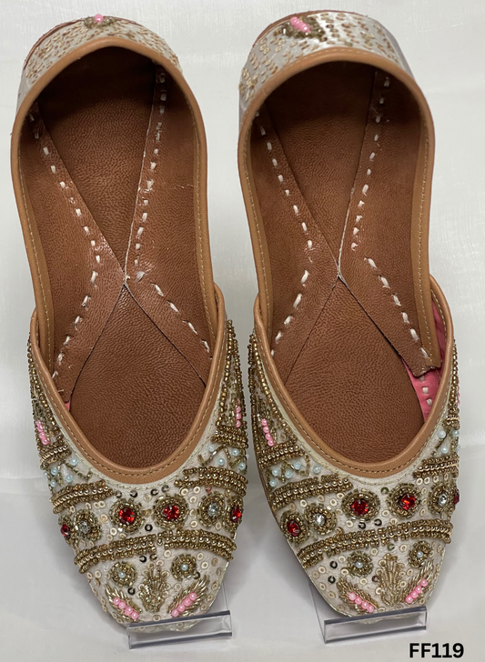 FF119 | Off-White | Hand -Work | Punjabi Jutti