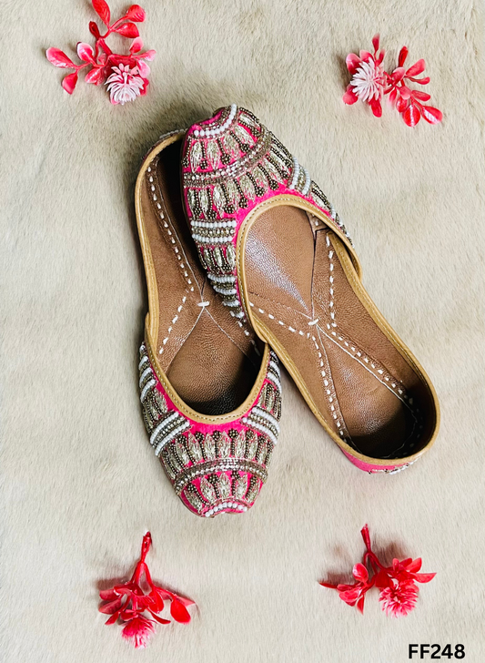 FF248 | Cherry-Red | Hand-Work | Punjabi Jutti