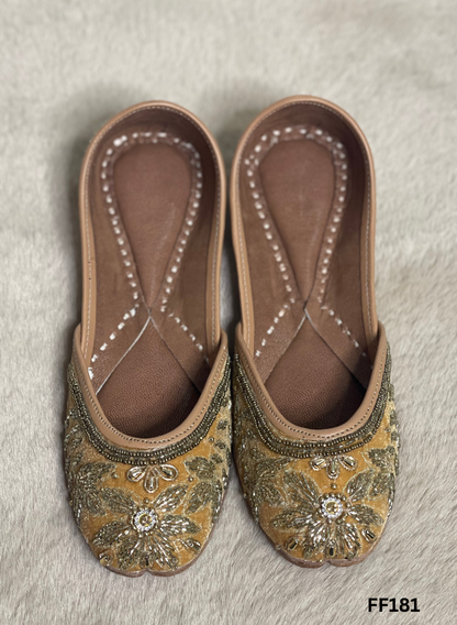 FF181 | Golden | Velvet  | Hand -Work | Punjabi Jutti