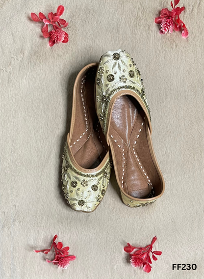 FF230 | Golden | Hand -Work | Punjabi Jutti