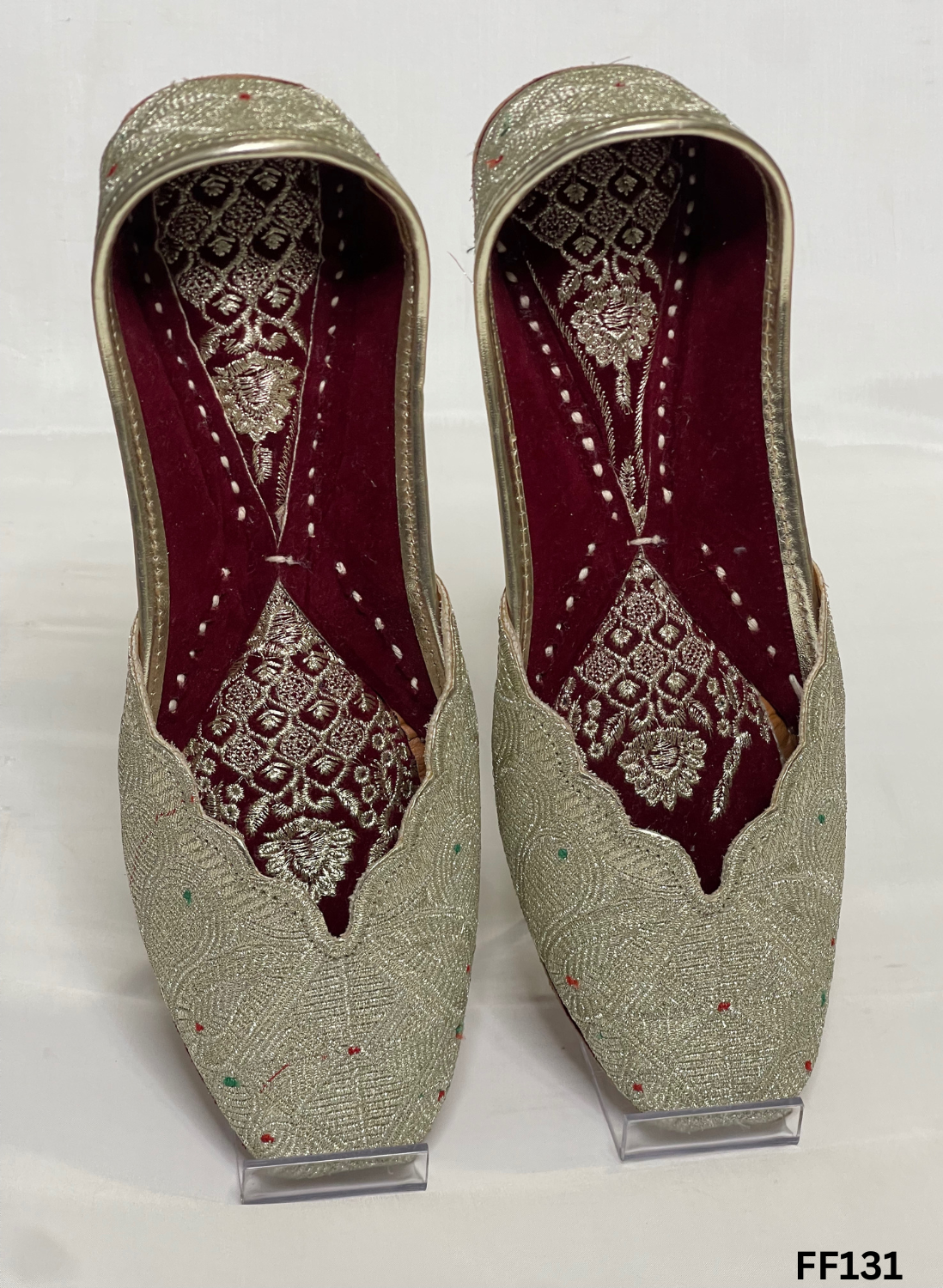 FF131 | Golden | Machine-Work | Punjabi Jutti