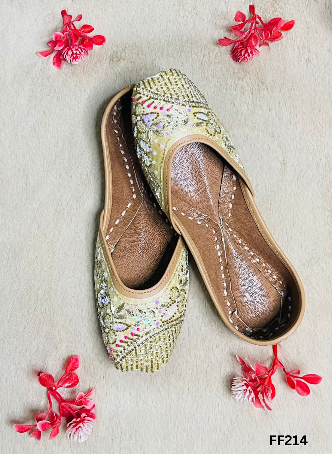 FF214 | Golden  | Hand-Work | Punjabi Jutti