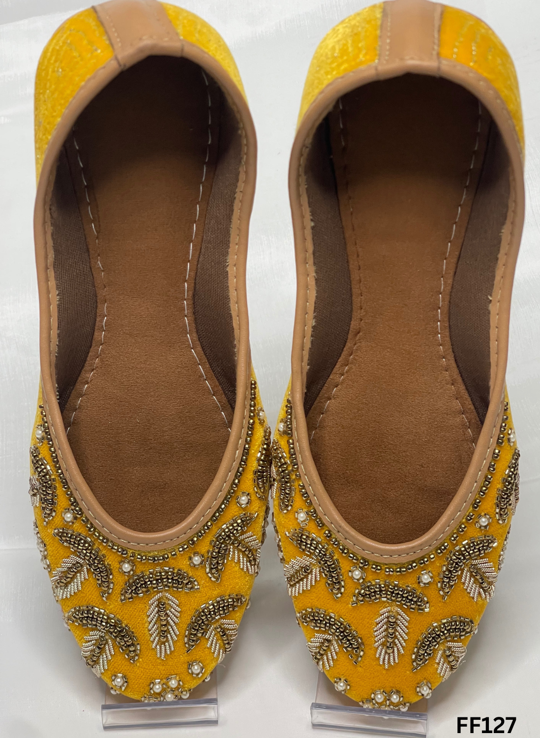 FF127 | Yellow | Velvet | Hand-Work | Punjabi Jutti