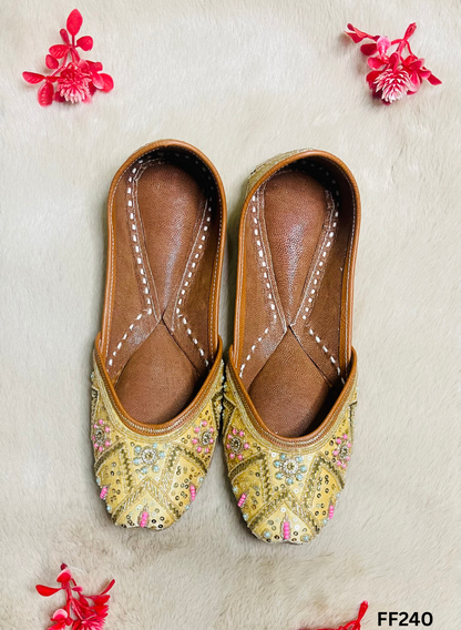 FF240 | Golden    | Hand -Work | Punjabi Jutti