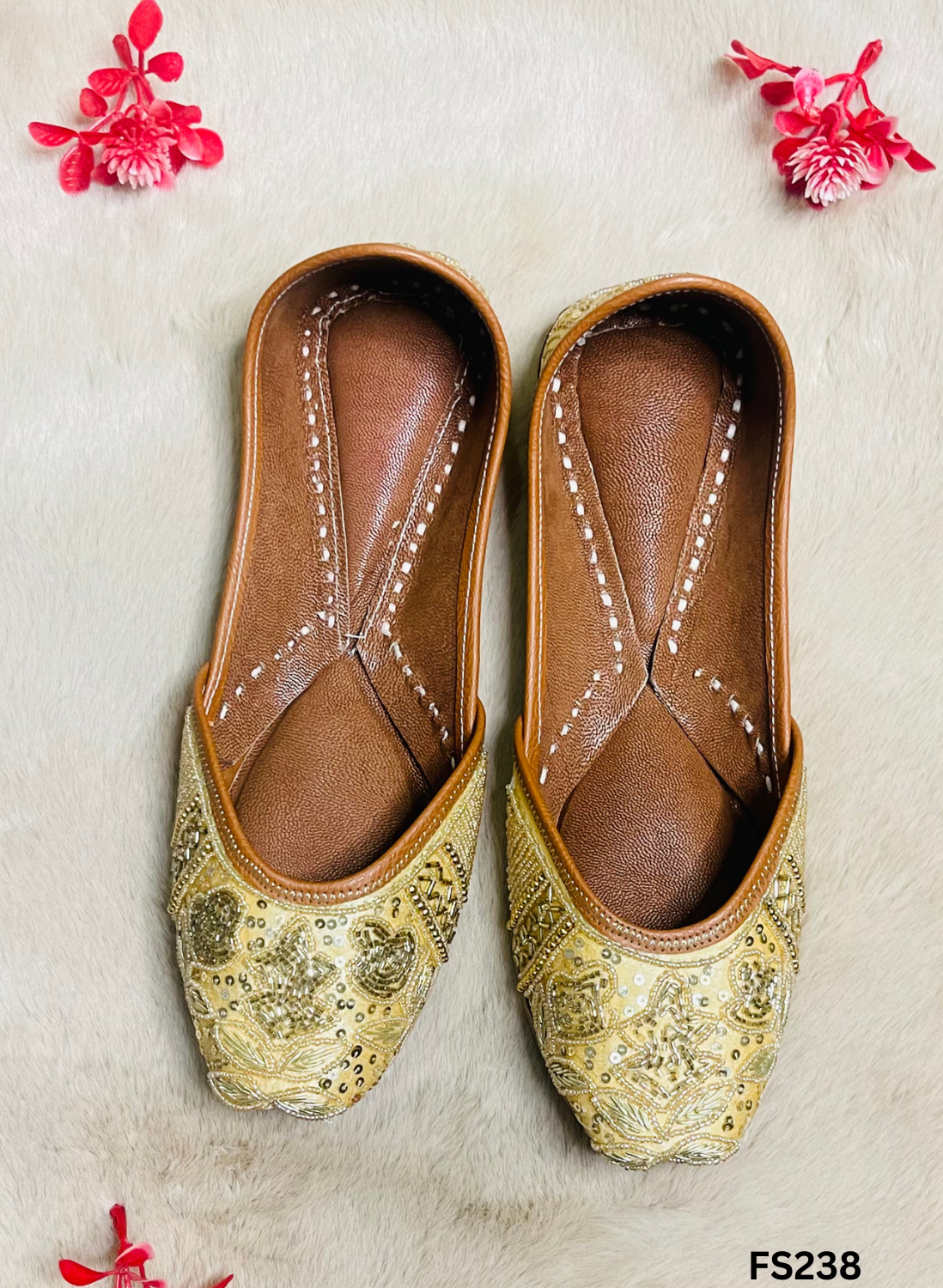 FF238 | Golden | Hand -Work | Punjabi Jutti