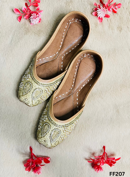 FF207 | Golden | Hand-Work | Punjabi Jutti