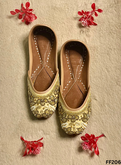 FF206 | Golden | Hand -Work | Punjabi Jutti