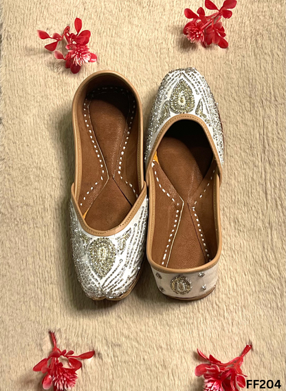 FF204 | Silver| Hand -Work | Punjabi Jutti