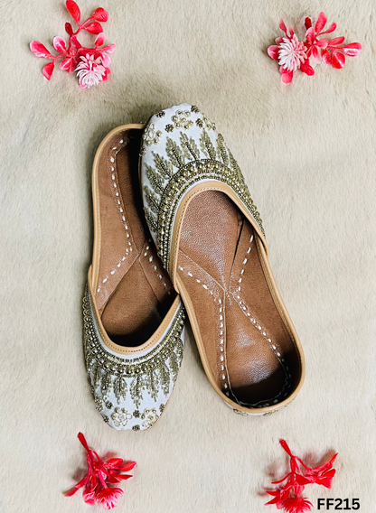 FF215 | Off-White | Hand-Work | Punjabi Jutti